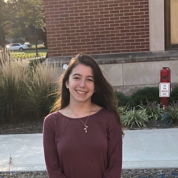 Meet your Posher, Alexis - Picture 2 of 2